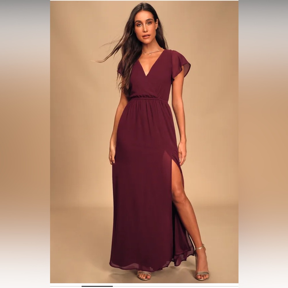 Lulu’s Lost in the Moment Burgundy Maxi Dress in Size Large. New without tags.